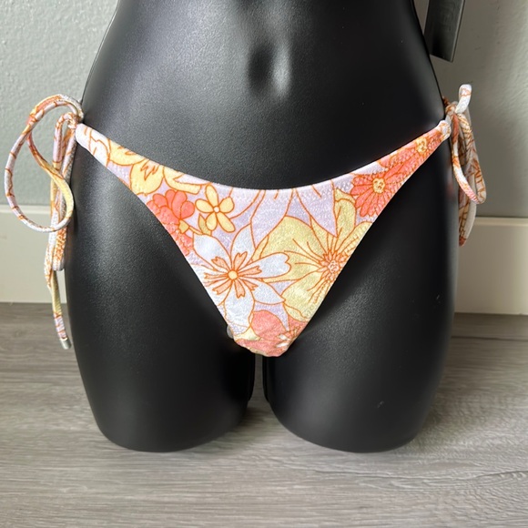Beautiful velvet floral triangl bathing suit set. - Picture 3 of 14